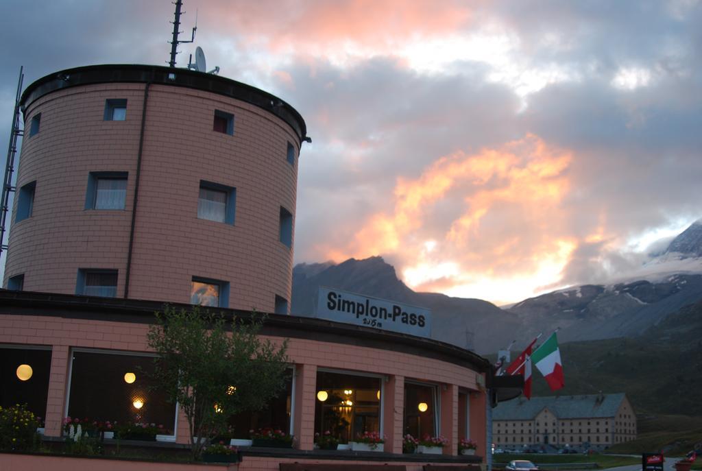 Hotel Restaurant Monte Leone Simplon Exterior foto